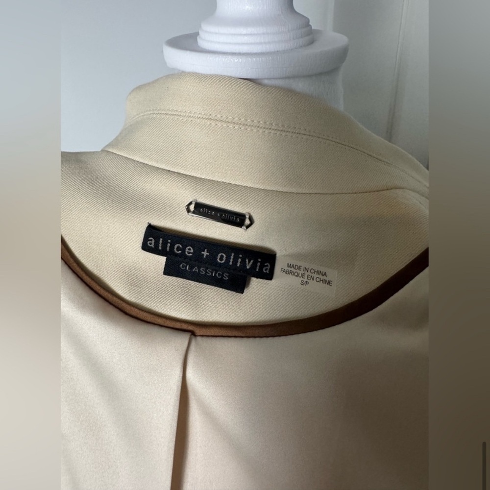 Alice + Olivia Billie Elbow Patch Boxy Blazer/Size Small - Picture 12 of 15